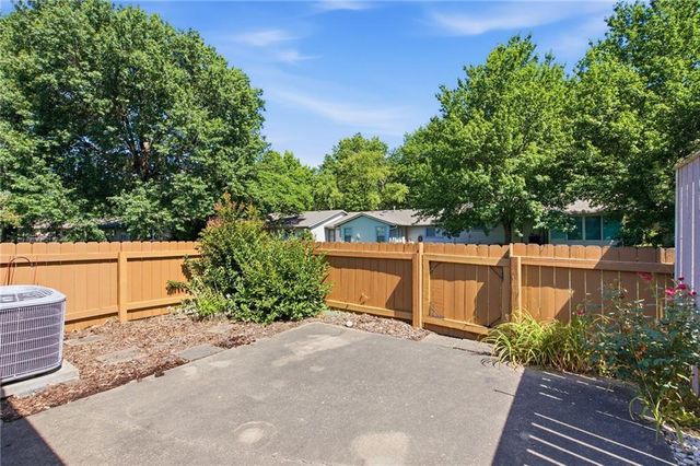 1314 W Jenkins Boulevard, Raymore, MO 64083