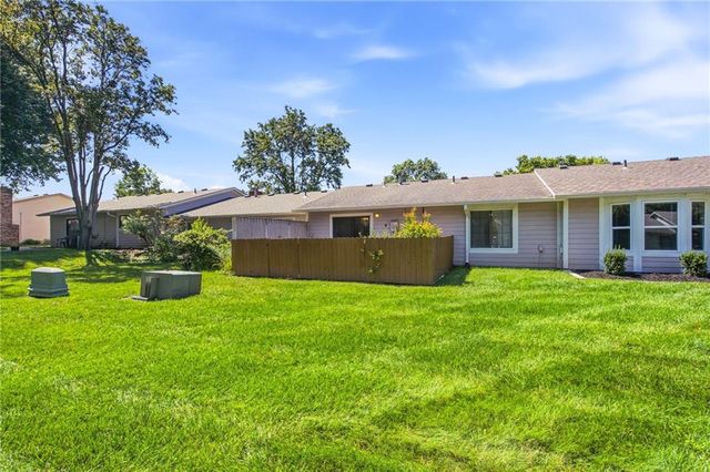 1314 W Jenkins Boulevard, Raymore, MO 64083