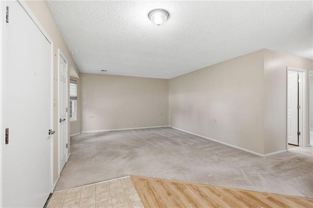 1314 W Jenkins Boulevard, Raymore, MO 64083
