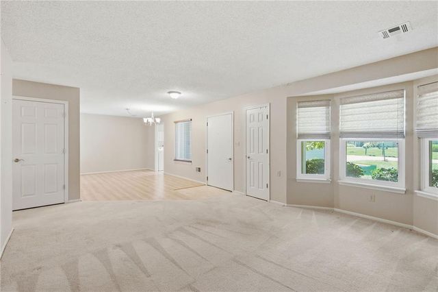 1314 W Jenkins Boulevard, Raymore, MO 64083