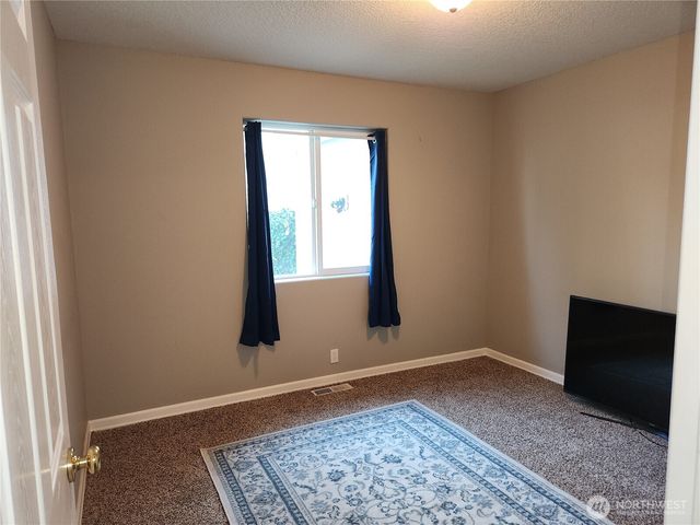 284 Gun Club Road, Woodland, WA 98674