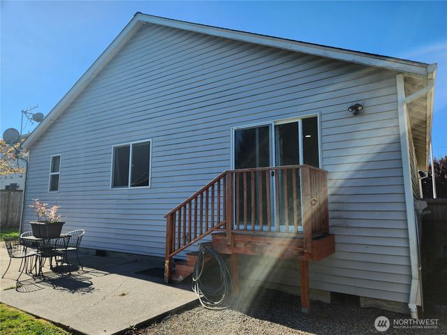 284 Gun Club Road, Woodland, WA 98674