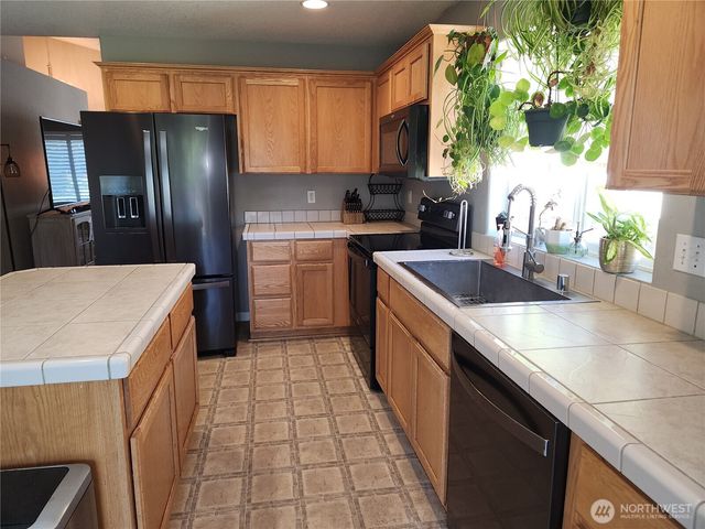 284 Gun Club Road, Woodland, WA 98674