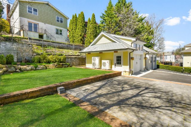 415 Eighth Avenue, Pelham, NY 10803