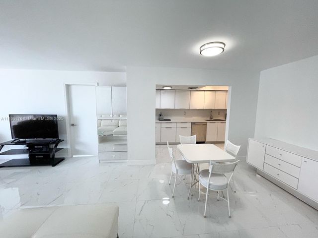 18041 Biscayne Boulv 502, Aventura, FL 33160