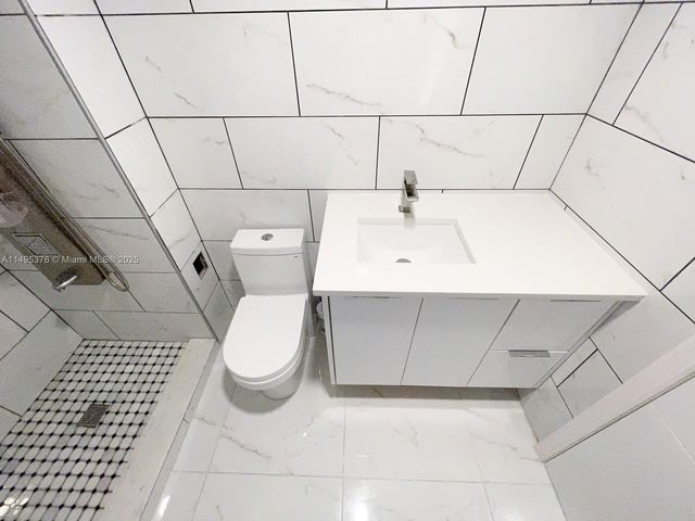 18041 Biscayne Boulv 502, Aventura, FL 33160