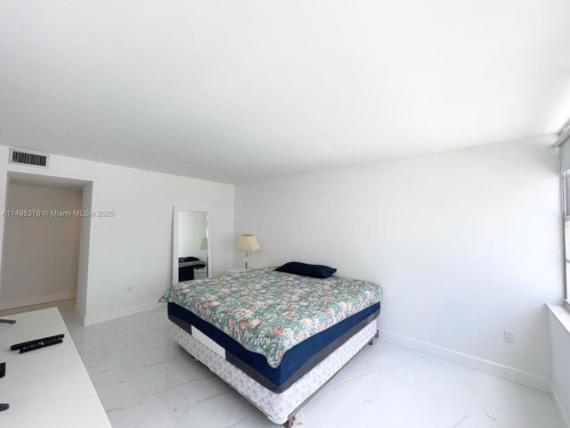 18041 Biscayne Boulv 502, Aventura, FL 33160