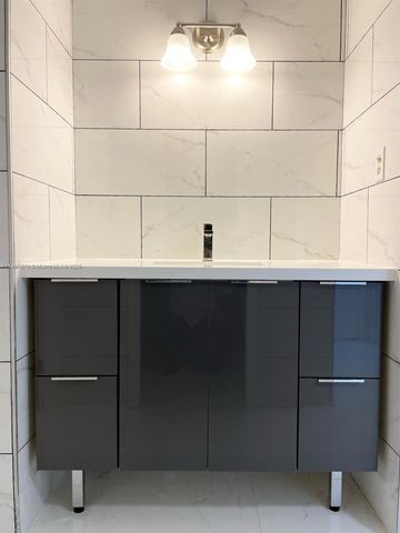 18041 Biscayne Boulv 502, Aventura, FL 33160