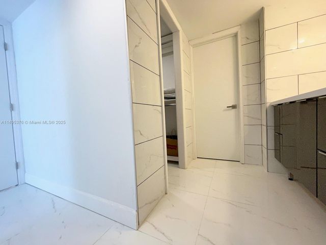 18041 Biscayne Boulv 502, Aventura, FL 33160