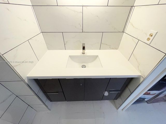 18041 Biscayne Boulv 502, Aventura, FL 33160