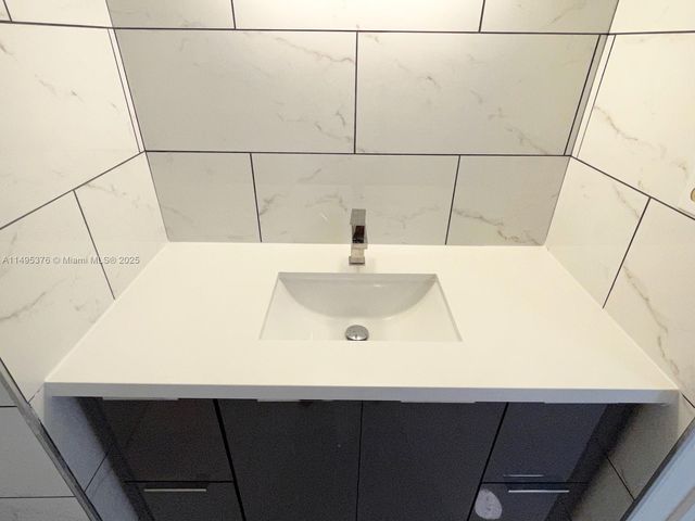 18041 Biscayne Boulv 502, Aventura, FL 33160