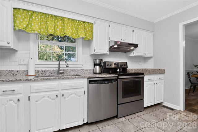 10743 Osprey Drive, Charlotte, NC 28226
