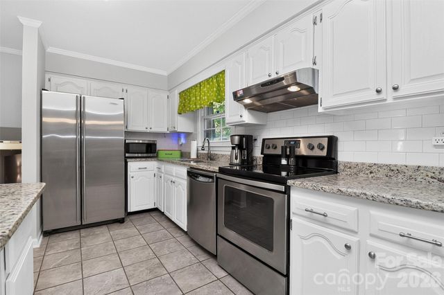 10743 Osprey Drive, Charlotte, NC 28226