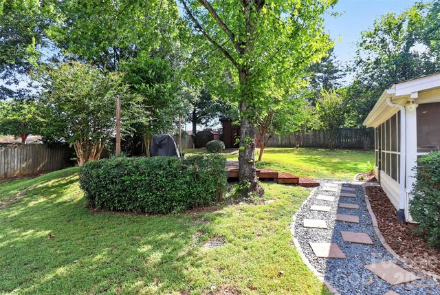 10743 Osprey Drive, Charlotte, NC 28226