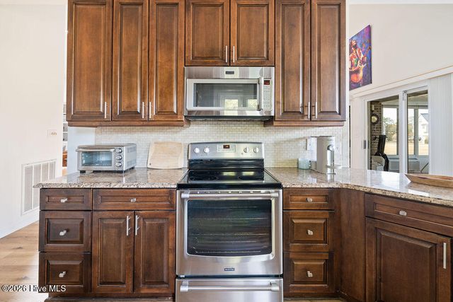 302 Colony Green Court, Wilmington, NC 28412