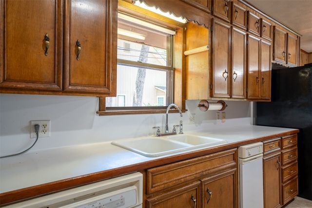 20862 Bay Shore Drive, Flint, TX 75762