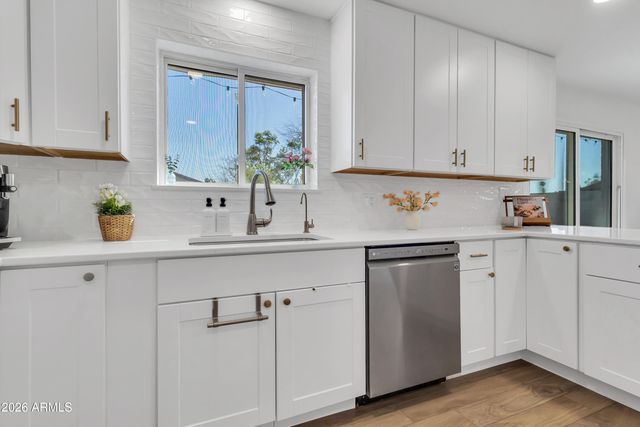 6003 S COLLEGE Avenue, Tempe, AZ 85283