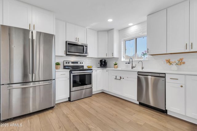 6003 S COLLEGE Avenue, Tempe, AZ 85283