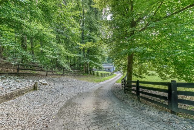 744 Sycamore Shoals Drive, Elizabethton, TN 37643