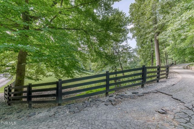 744 Sycamore Shoals Drive, Elizabethton, TN 37643