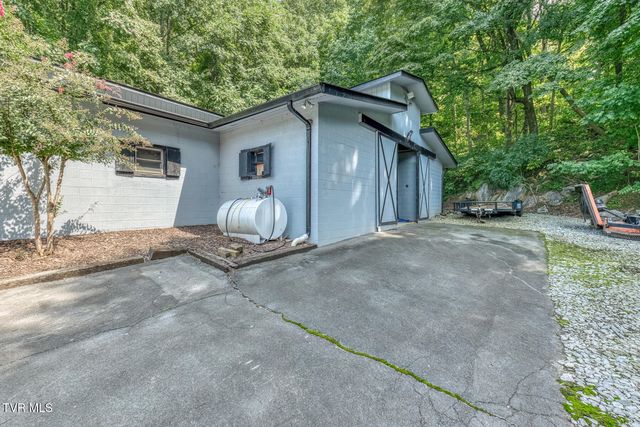 744 Sycamore Shoals Drive, Elizabethton, TN 37643