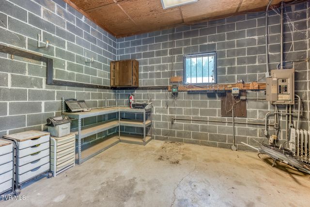 744 Sycamore Shoals Drive, Elizabethton, TN 37643