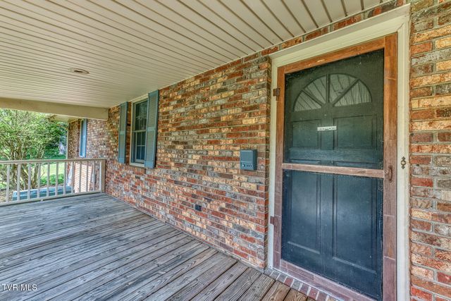 744 Sycamore Shoals Drive, Elizabethton, TN 37643