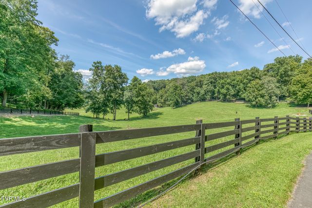 744 Sycamore Shoals Drive, Elizabethton, TN 37643
