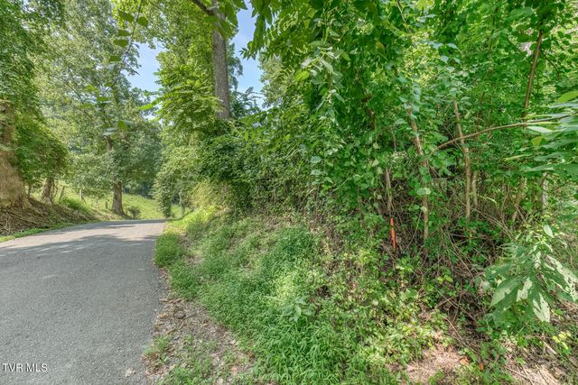 744 Sycamore Shoals Drive, Elizabethton, TN 37643