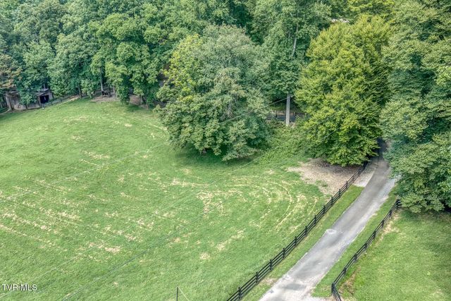 744 Sycamore Shoals Drive, Elizabethton, TN 37643