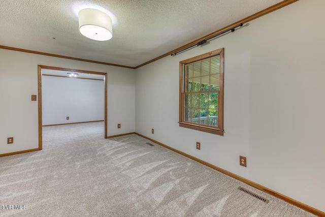 744 Sycamore Shoals Drive, Elizabethton, TN 37643