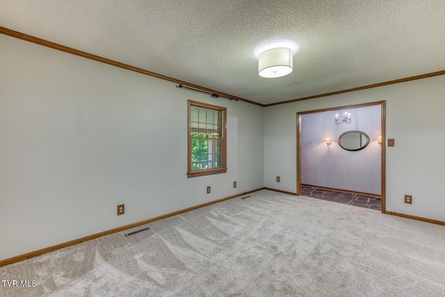 744 Sycamore Shoals Drive, Elizabethton, TN 37643