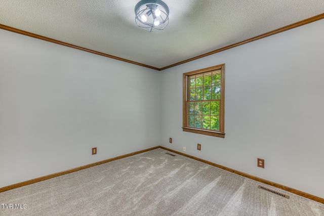 744 Sycamore Shoals Drive, Elizabethton, TN 37643