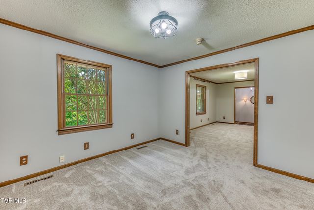 744 Sycamore Shoals Drive, Elizabethton, TN 37643