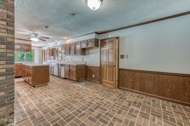 744 Sycamore Shoals Drive, Elizabethton, TN 37643