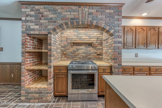744 Sycamore Shoals Drive, Elizabethton, TN 37643