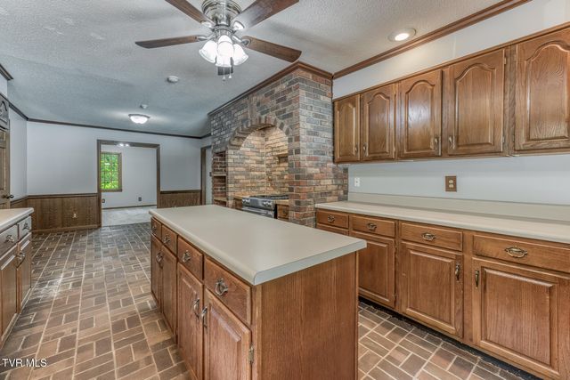 744 Sycamore Shoals Drive, Elizabethton, TN 37643