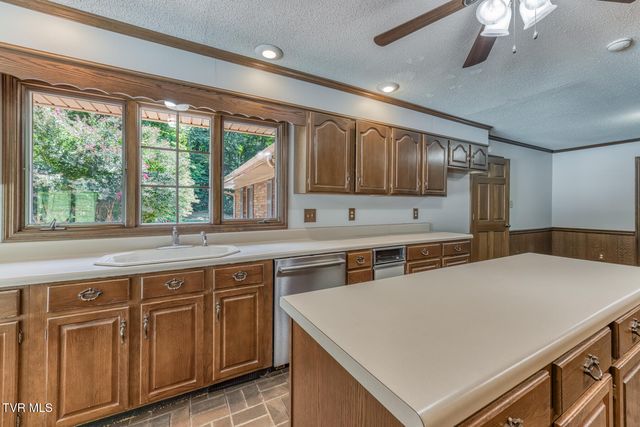 744 Sycamore Shoals Drive, Elizabethton, TN 37643