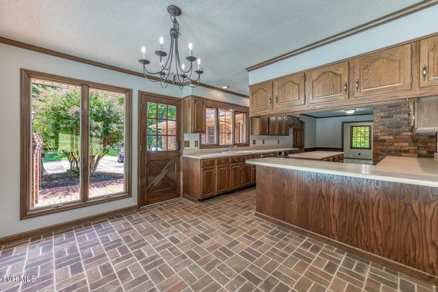 744 Sycamore Shoals Drive, Elizabethton, TN 37643