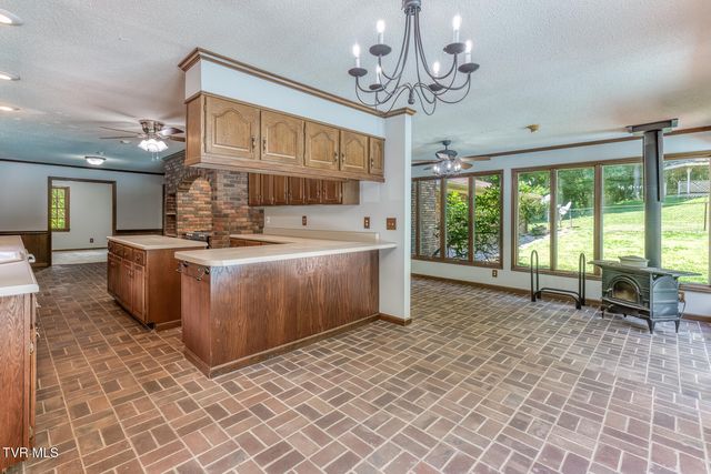744 Sycamore Shoals Drive, Elizabethton, TN 37643
