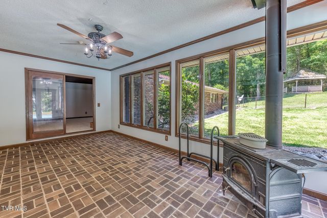 744 Sycamore Shoals Drive, Elizabethton, TN 37643
