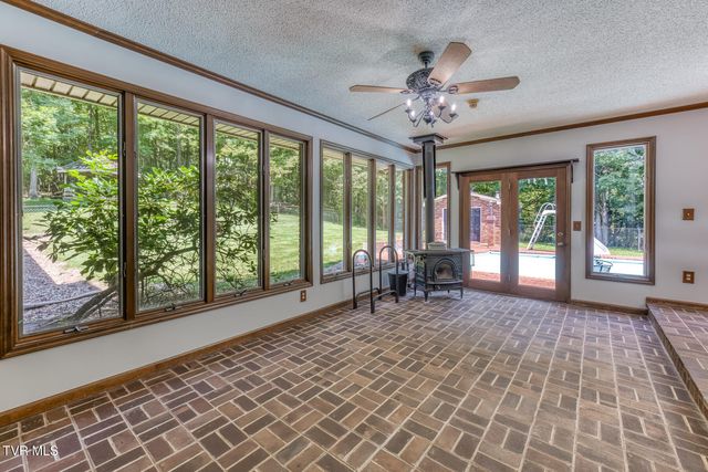 744 Sycamore Shoals Drive, Elizabethton, TN 37643