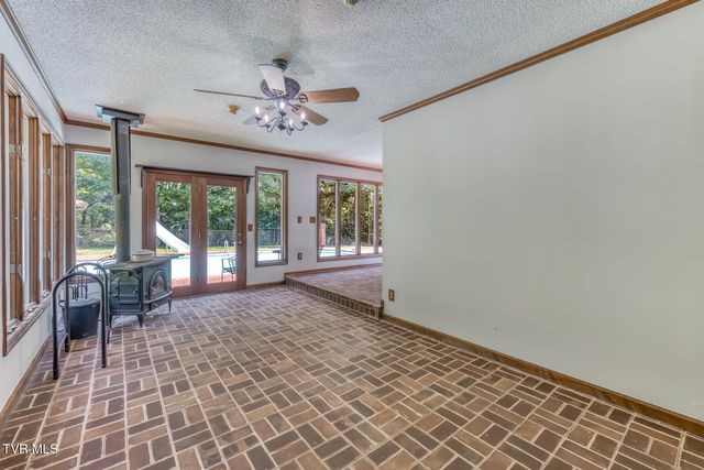 744 Sycamore Shoals Drive, Elizabethton, TN 37643