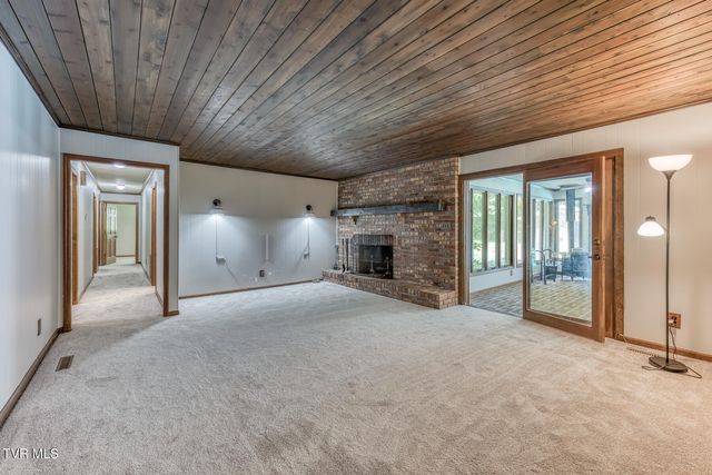 744 Sycamore Shoals Drive, Elizabethton, TN 37643