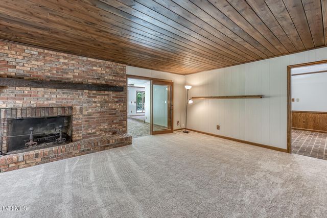 744 Sycamore Shoals Drive, Elizabethton, TN 37643
