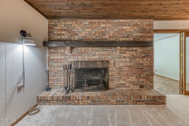 744 Sycamore Shoals Drive, Elizabethton, TN 37643