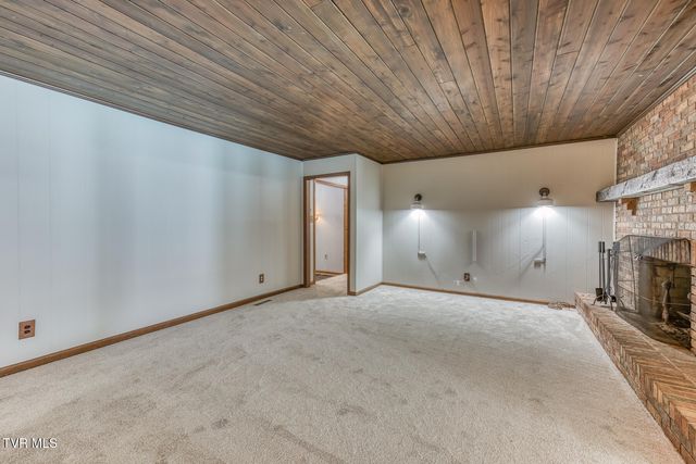 744 Sycamore Shoals Drive, Elizabethton, TN 37643
