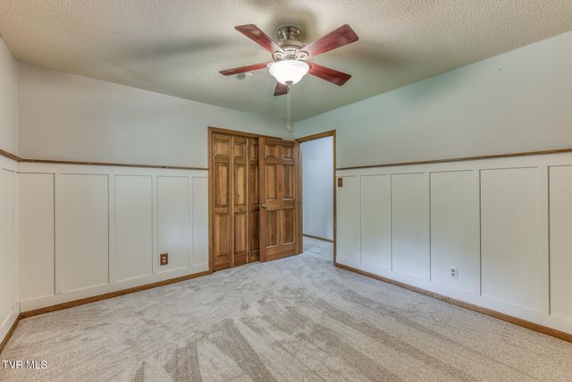 744 Sycamore Shoals Drive, Elizabethton, TN 37643