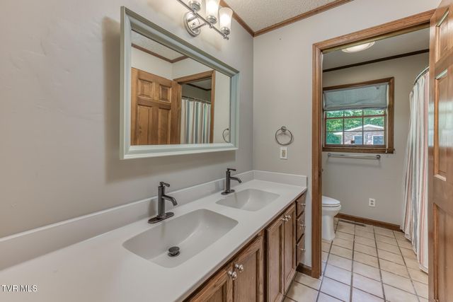 744 Sycamore Shoals Drive, Elizabethton, TN 37643