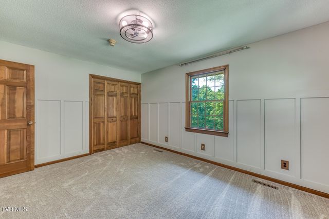 744 Sycamore Shoals Drive, Elizabethton, TN 37643